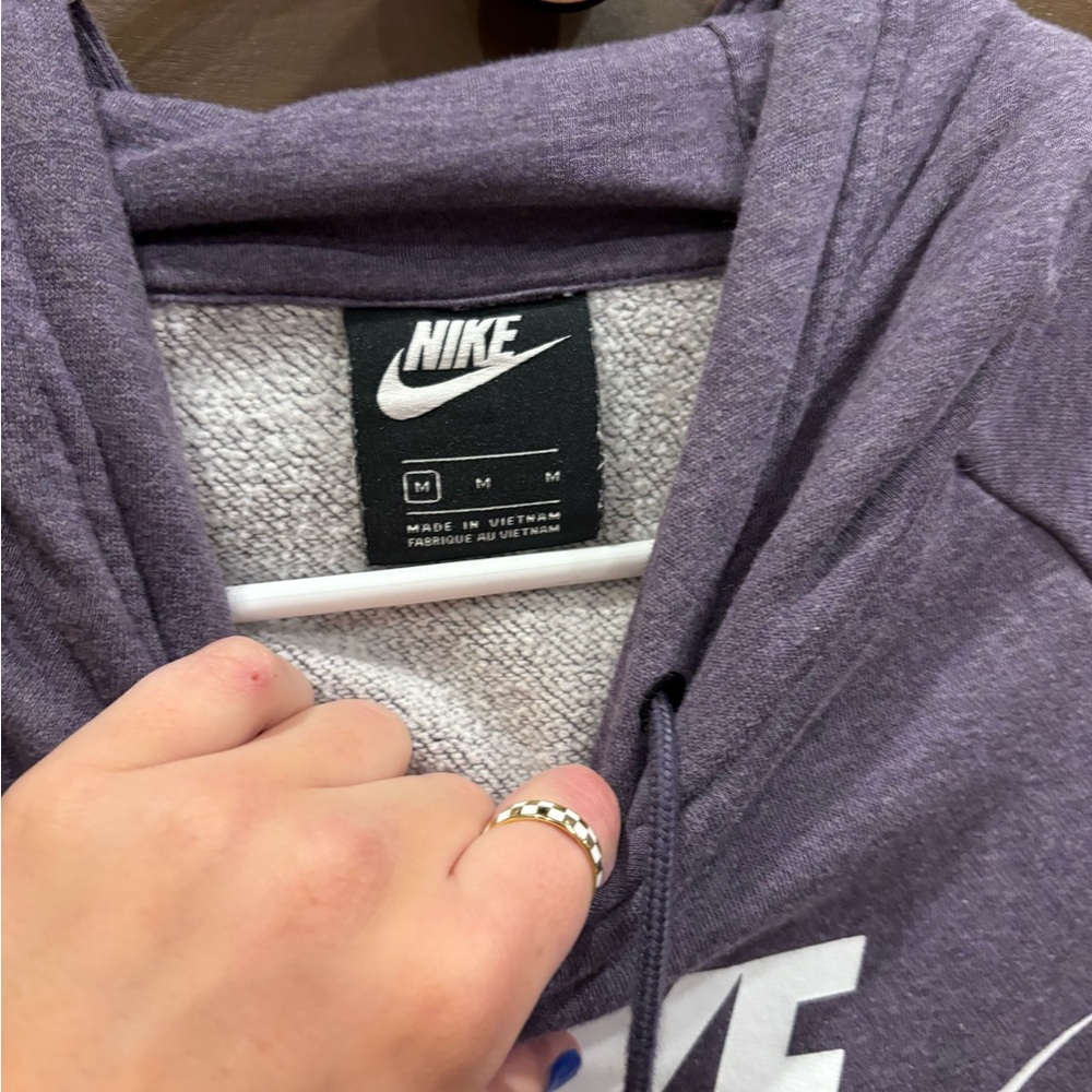 Nike Purple Sweater Soft Fleece Athletic Style - Picture 2 of 3
